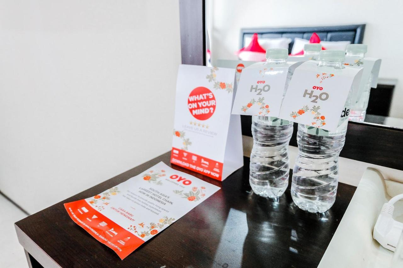 Oyo 803 Toetie Hotel Бату Екстериор снимка